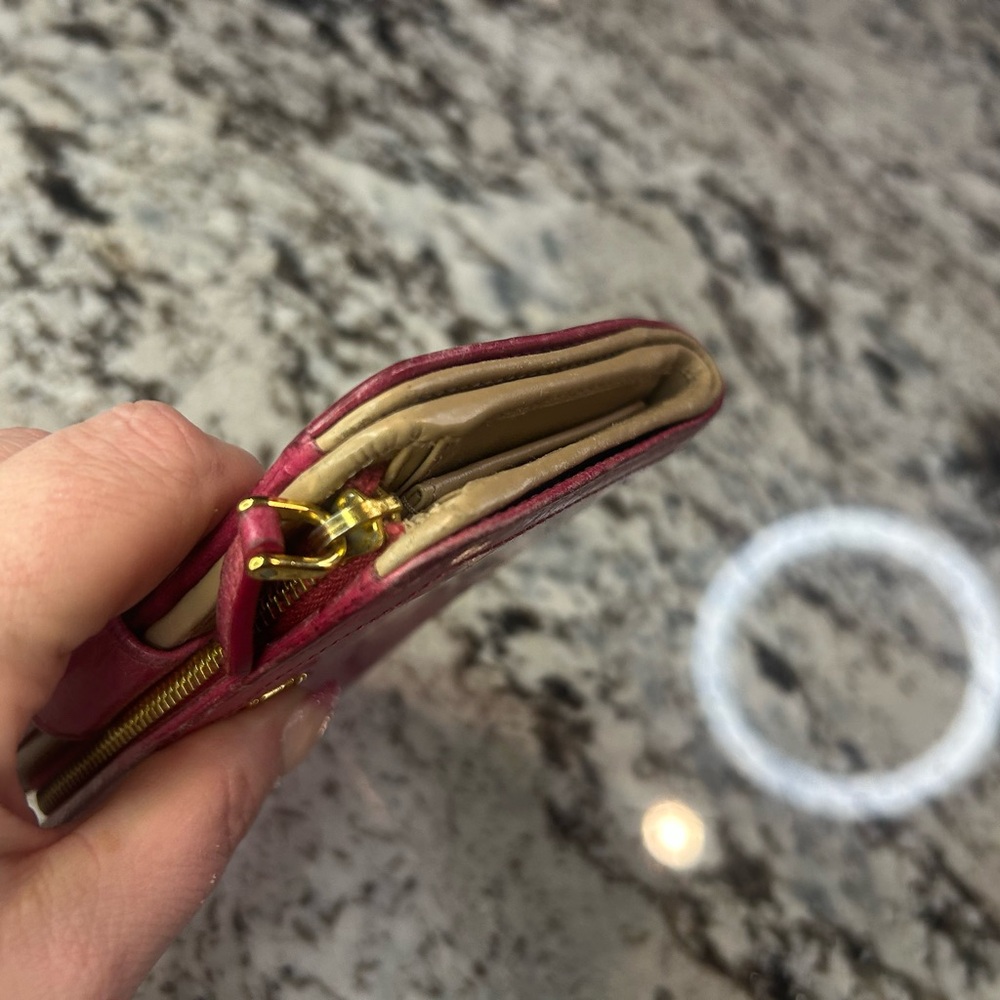 Prada Fuchsia Leather Wallet with Gold Logo - Picture 13 of 16